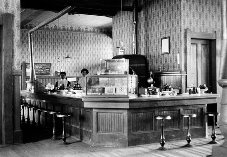 Harvey House lunchroom in Demin...