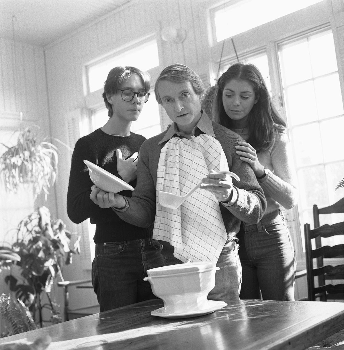 A photograph of Roy Lichtenstein with his family.