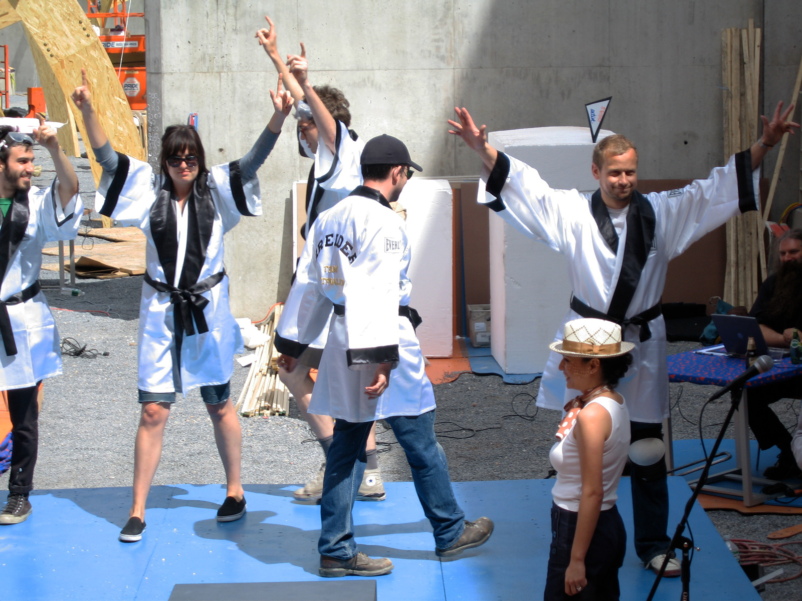 Olav Westphalen’s team enters the ring.