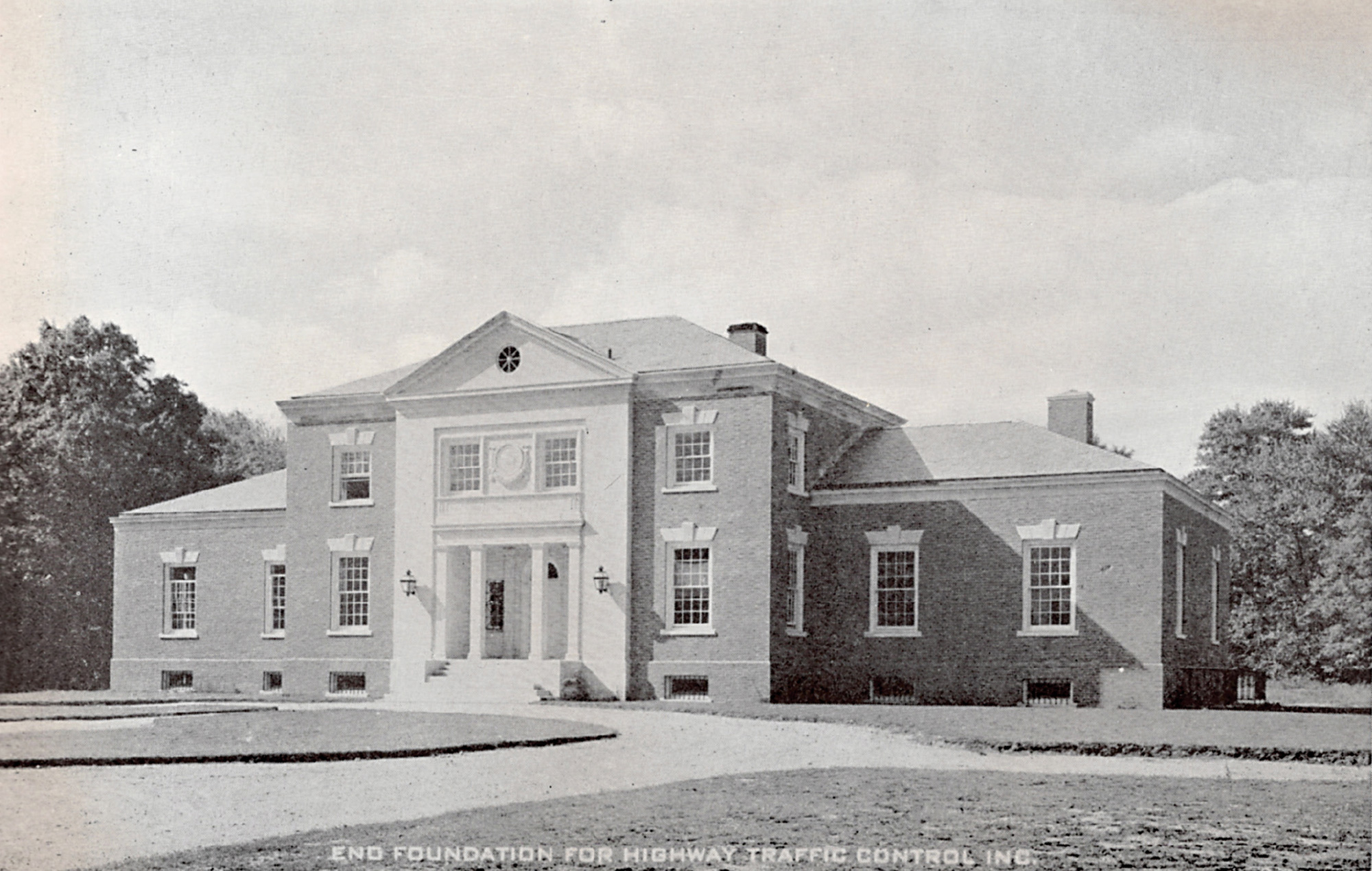 A 1930s photograph of a building in Saugatuck, Connecticut, the first in the world to be entirely devoted to highway traffic control.