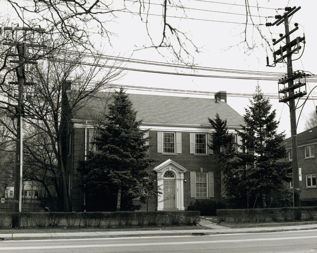 A bungalow-style substation located at five fifty five Spadina Road, Toronto.