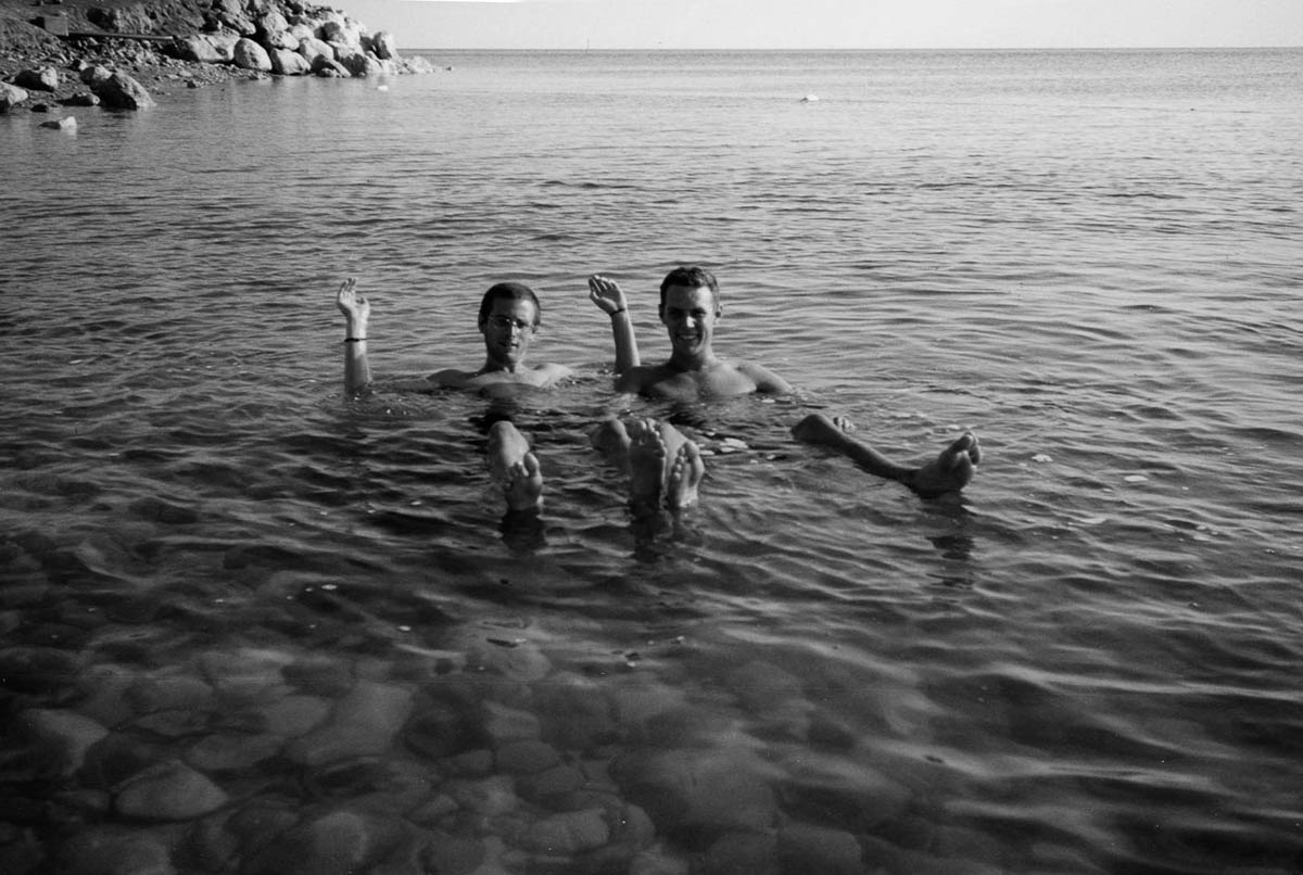 Floaters in the Dead Sea, 1995. Courtesy Fraser Muggeridge.