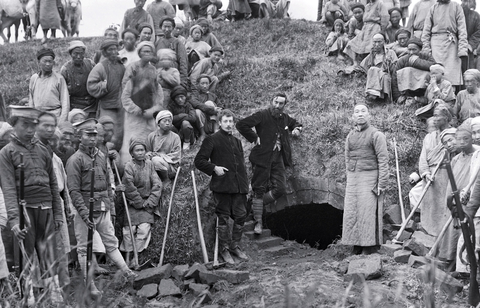 A 1914 photograph of Segalen at the site of Bao Sanniang's tomb in Sichuan province.