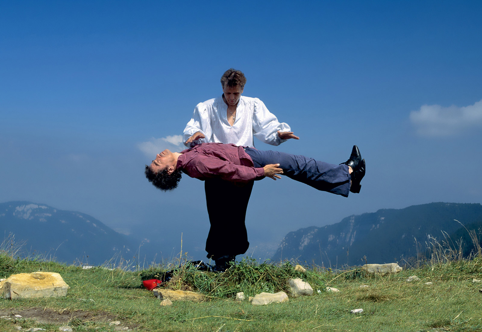 A 1995 photograph by Gianni Motti titled