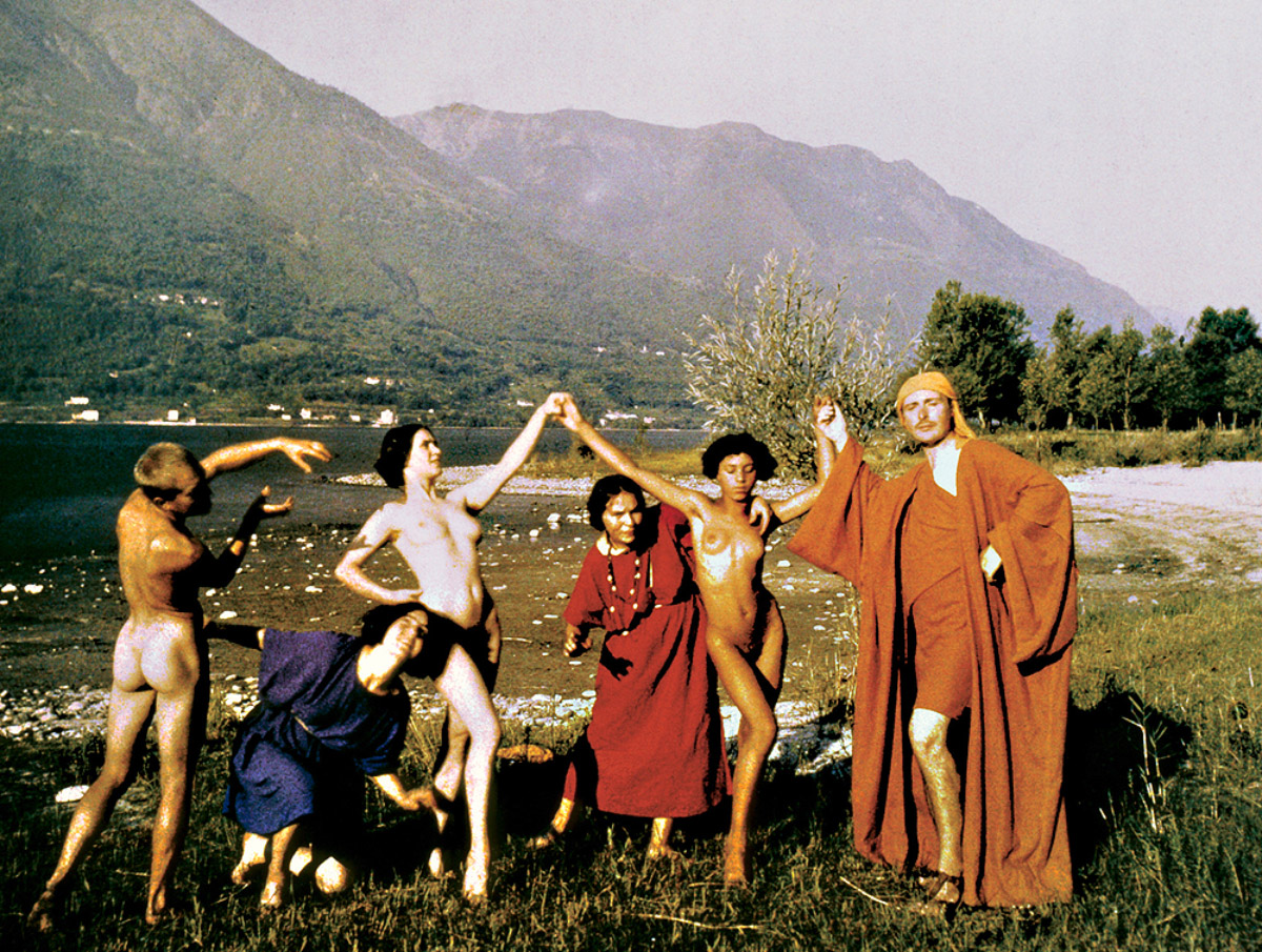 A 1914 photograph of Rudolf von Laban and his dancers in Ascona. 