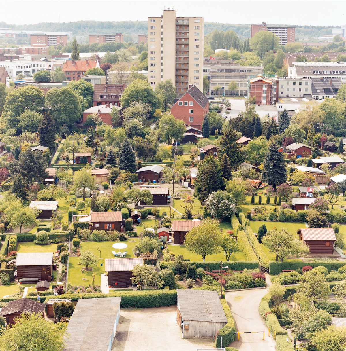 An aerial photograph by artist Enver Hirsch of Schreber gardens in Germany.