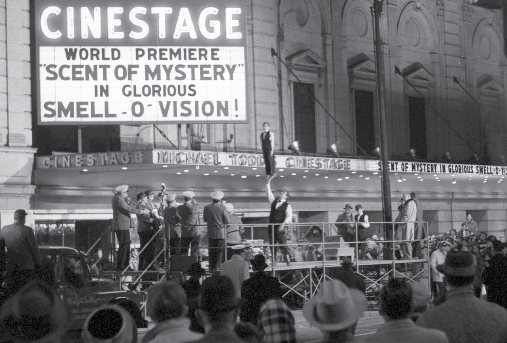 Smell-O-Vision makes its debut at Chicago’s Cinestage on 6 January 1960. Photo Art Shay.