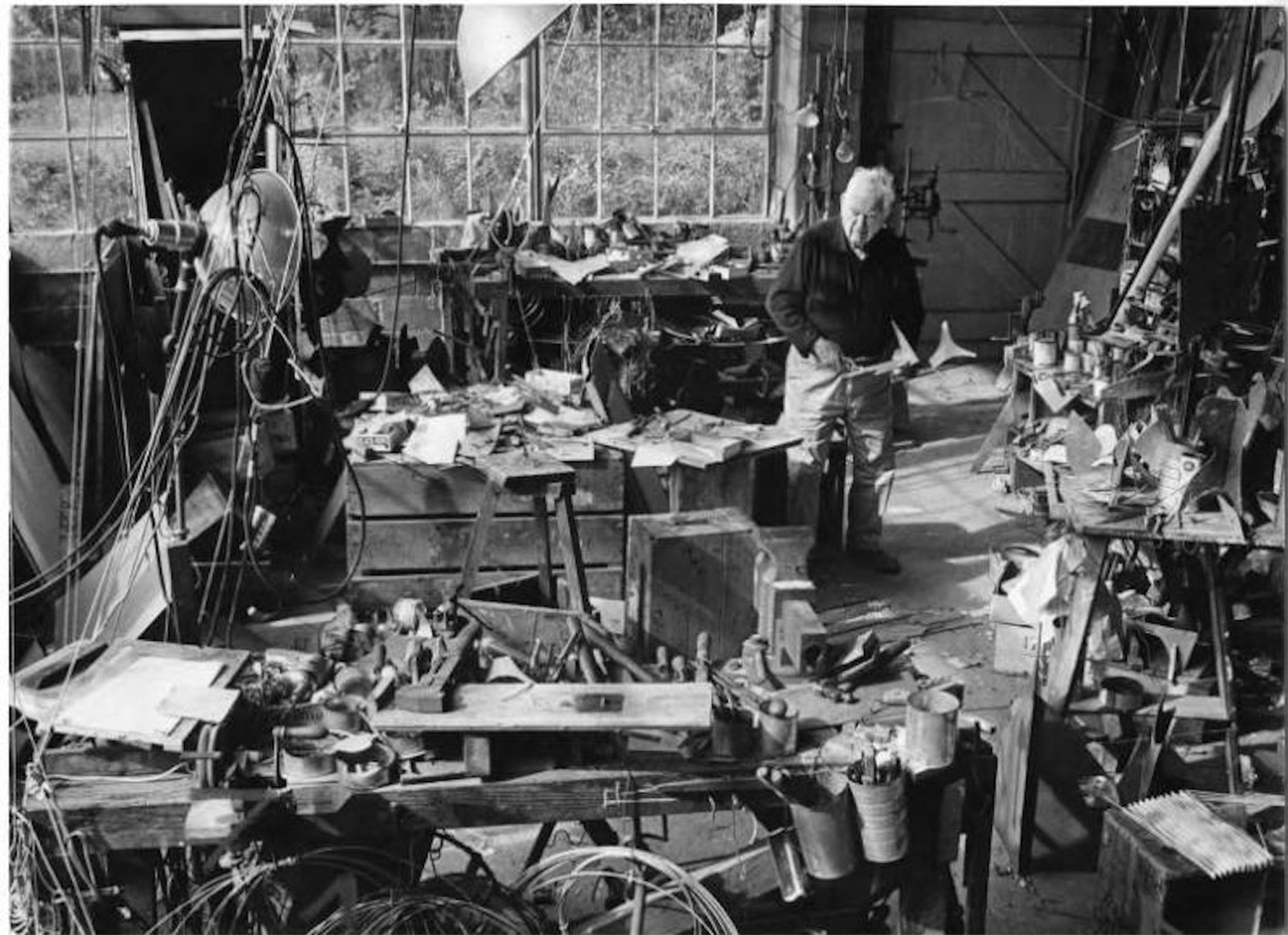 Alexander Calder in his studio in Roxbury, Connecticut, 1973. Photo Elnar G. Chindmark. Courtesy Hartford Public Library.