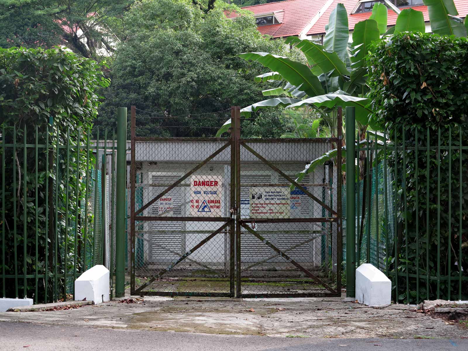 Photograph of the backdoor of an embassy.