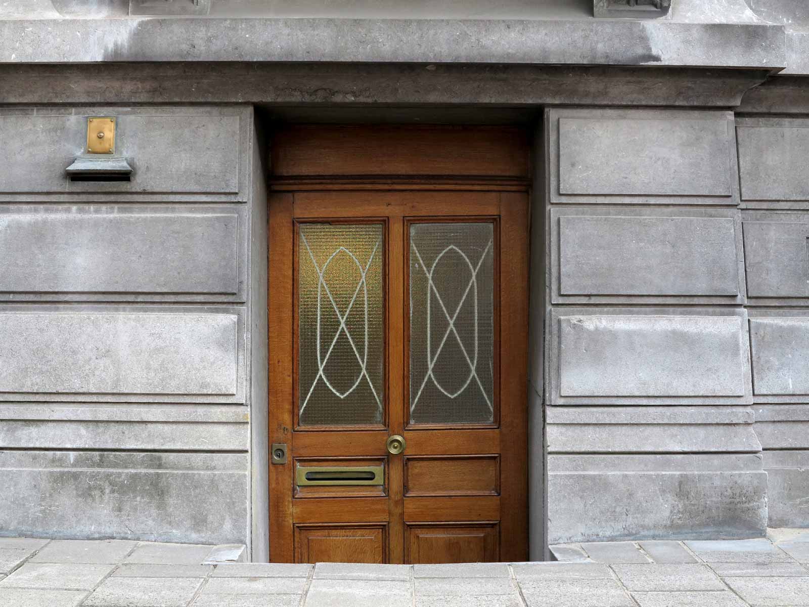 Photograph of the backdoor of an embassy.