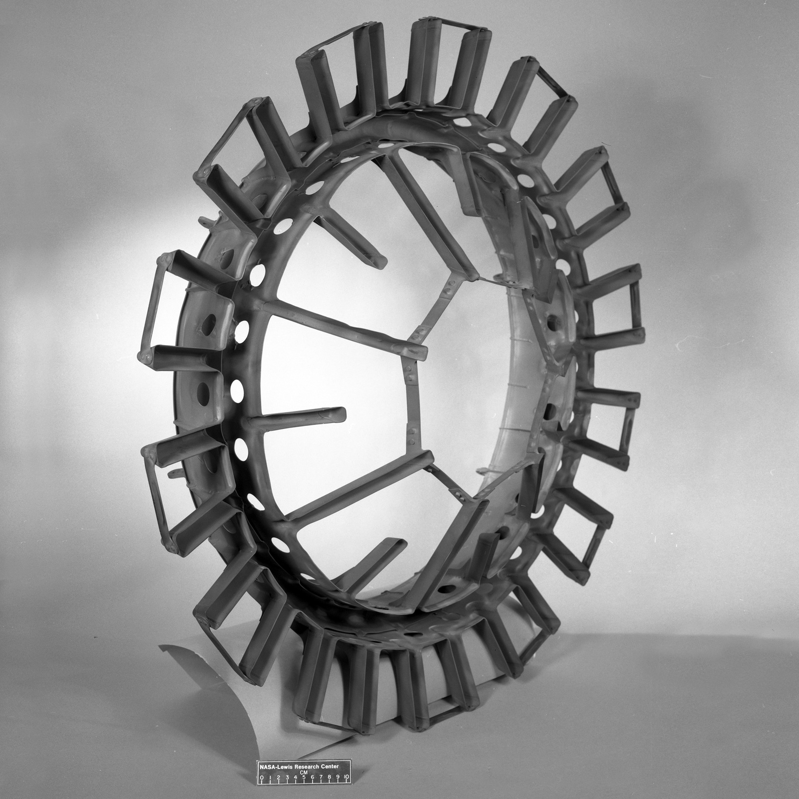 Photograph of flameholder.