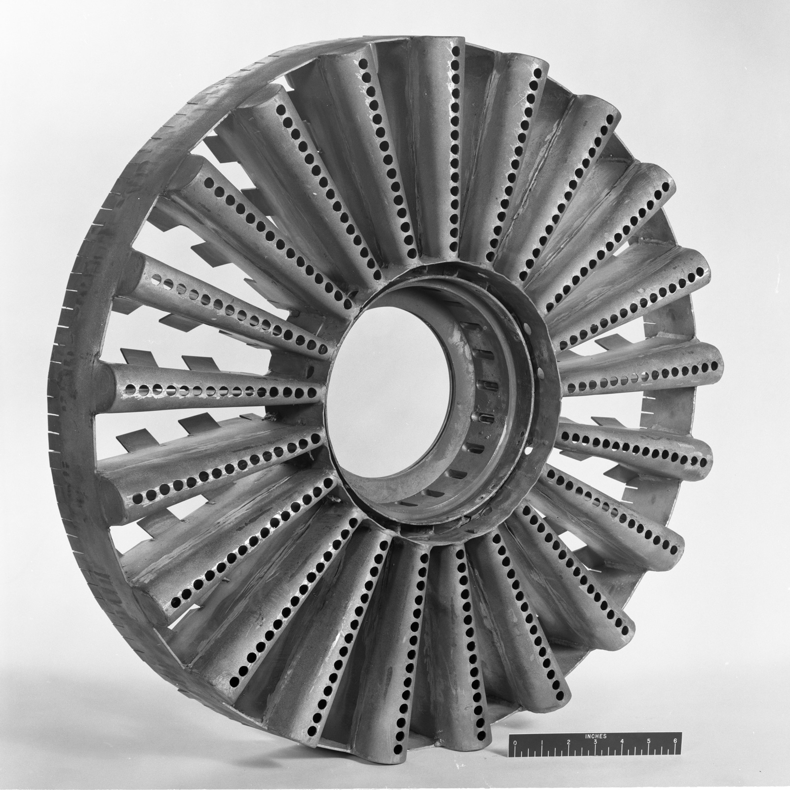Photograph of flameholder.