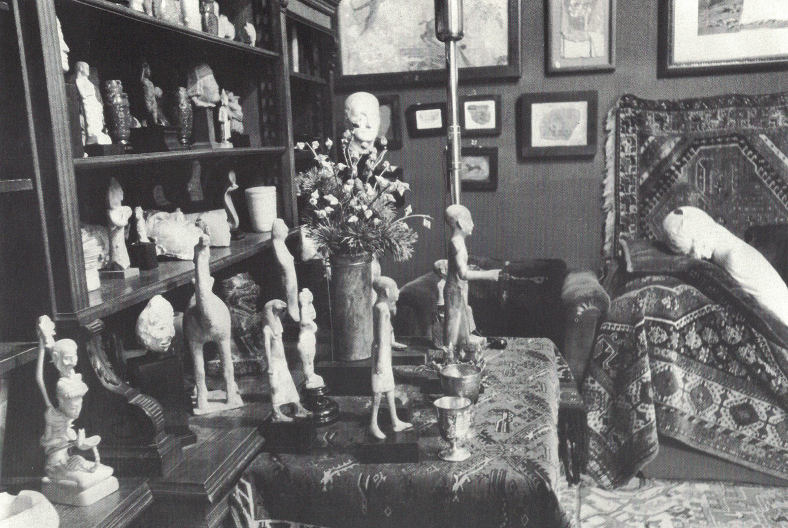 A photograph of antiquities in Freud’s consulting room.